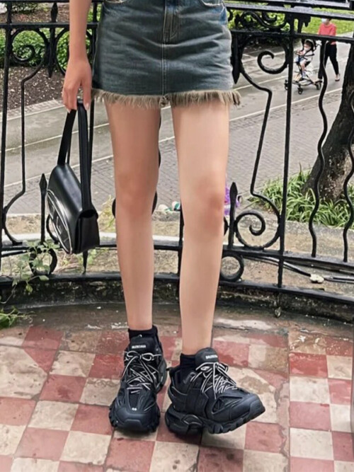26 (4)