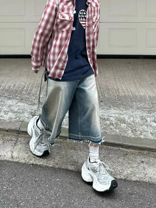 25 (3)