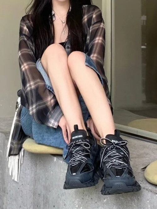 27 (4)