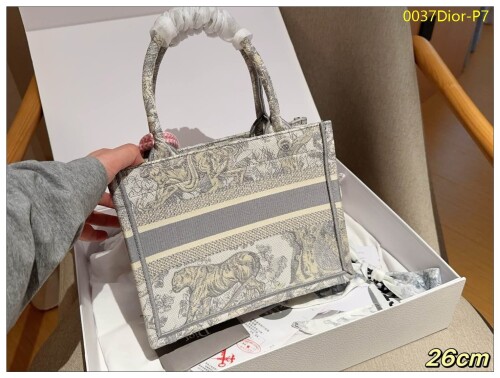 0037Dior P7