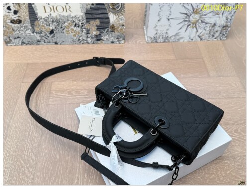 0010Dior P7
