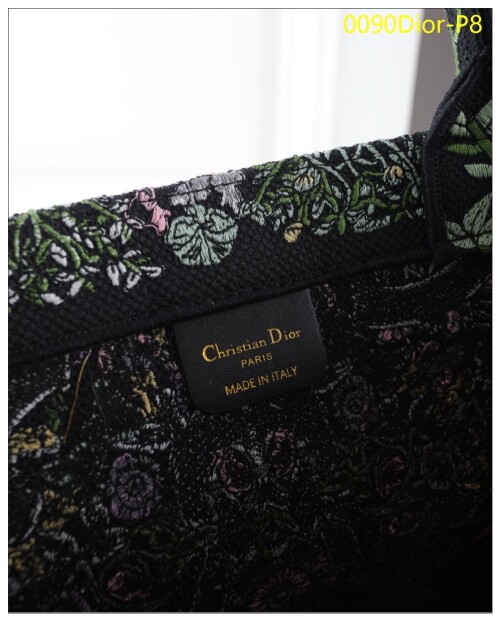 0090Dior P8