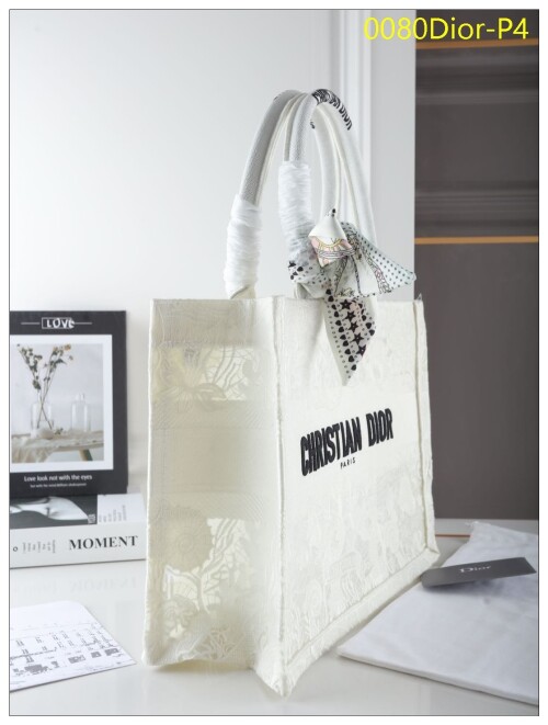 0080Dior P4