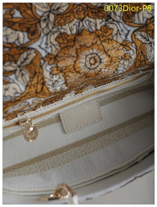 0073Dior P8