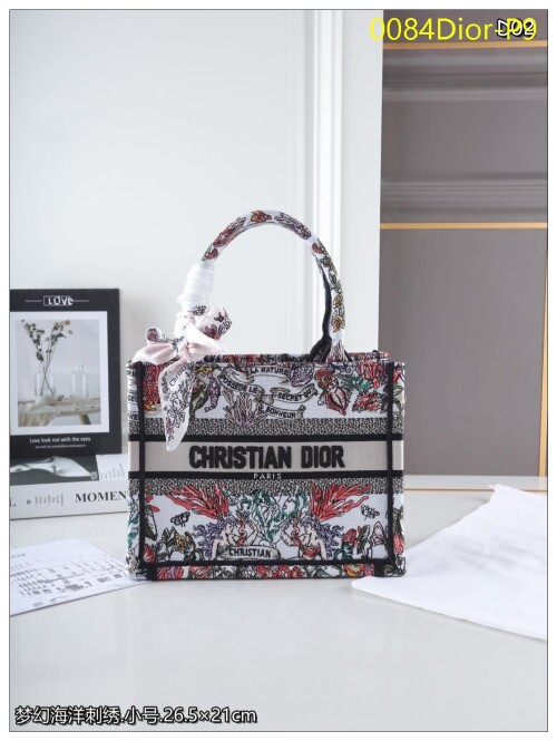 0084Dior P9