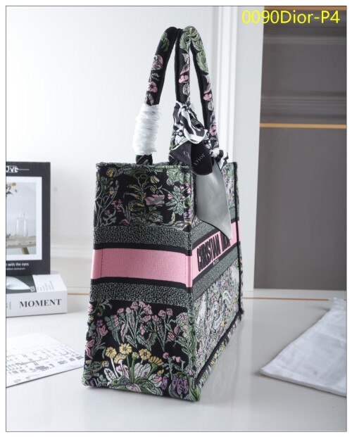 0090Dior P4