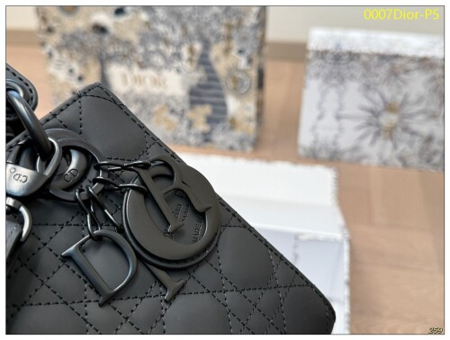 0007Dior P5