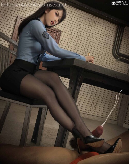 076