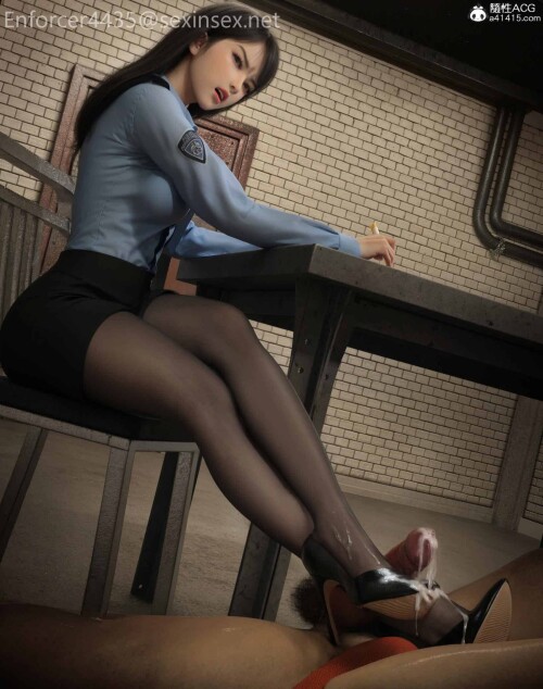 077