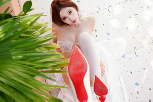 043