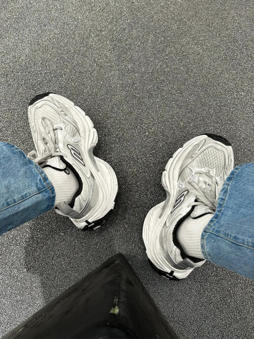 7 (3)